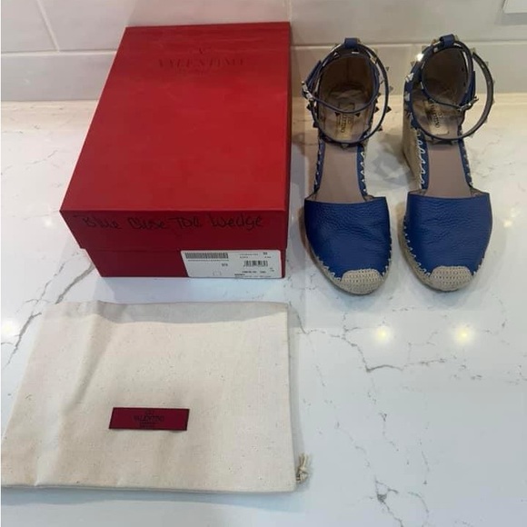 Valentino rock stud wedges 39 EUC blue - Picture 2 of 8
